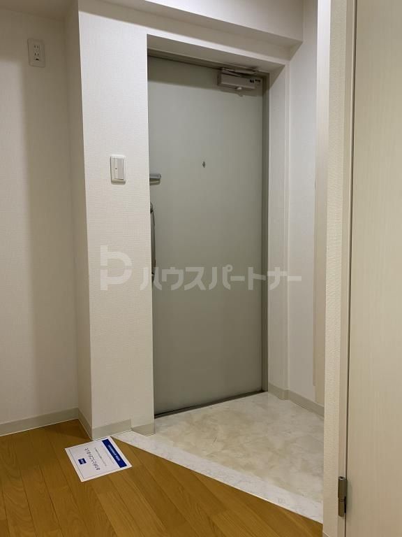 都営大江戸線 門前仲町駅 徒歩4分 10階建 築19年の玄関写真