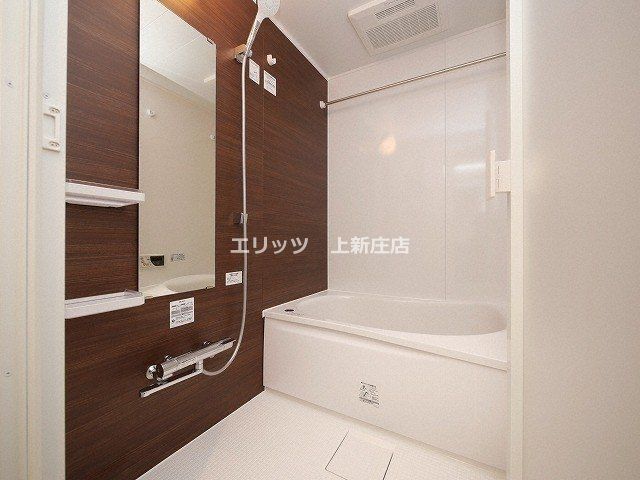 バス・シャワールーム　洗面