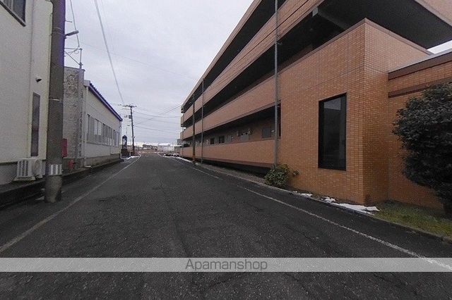 その他　前面道路（その他）まで0m