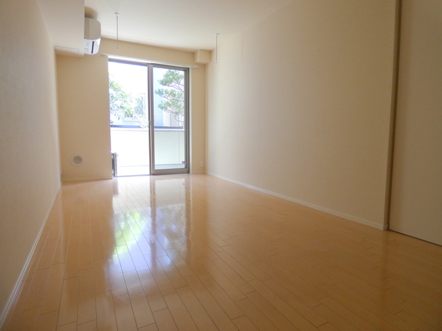 居室・リビング　★9.3帖の広めのお部屋です★