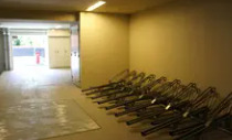 駐車場　※駐輪場/設備画像はイメージとなっており、実際の仕様とは異な