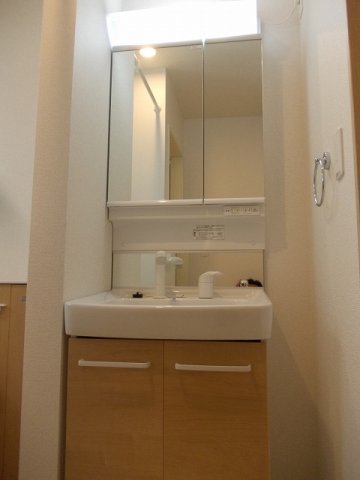 洗面設備　忙しい朝には欠かせない洗面所です