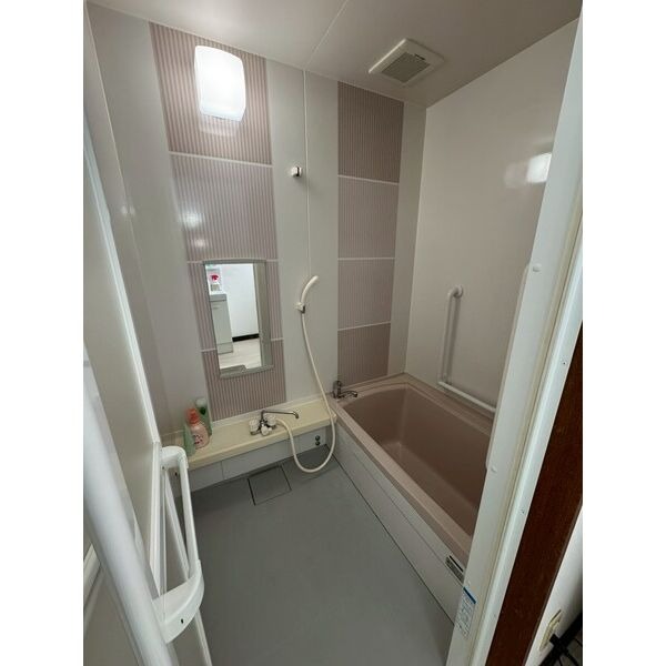 北43条東16 戸建ての風呂写真