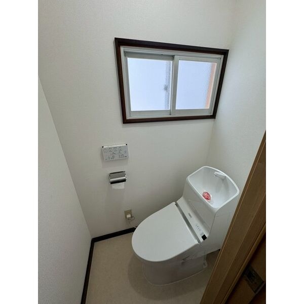 北43条東16 戸建てのトイレ写真