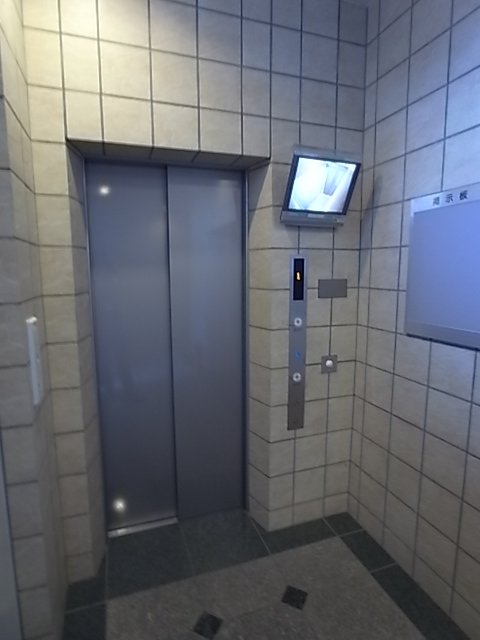 ロビー　エレベーター