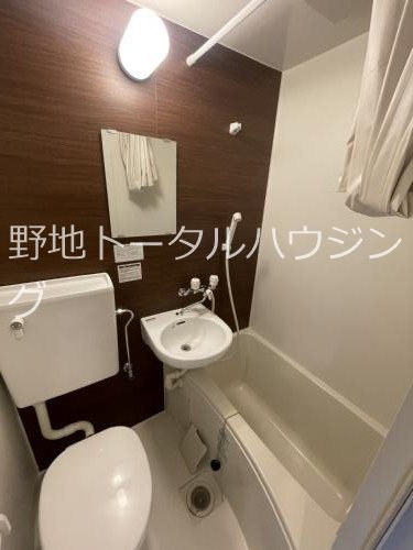 東急東横線 学芸大学駅 徒歩6分 2階建 築47年の風呂写真