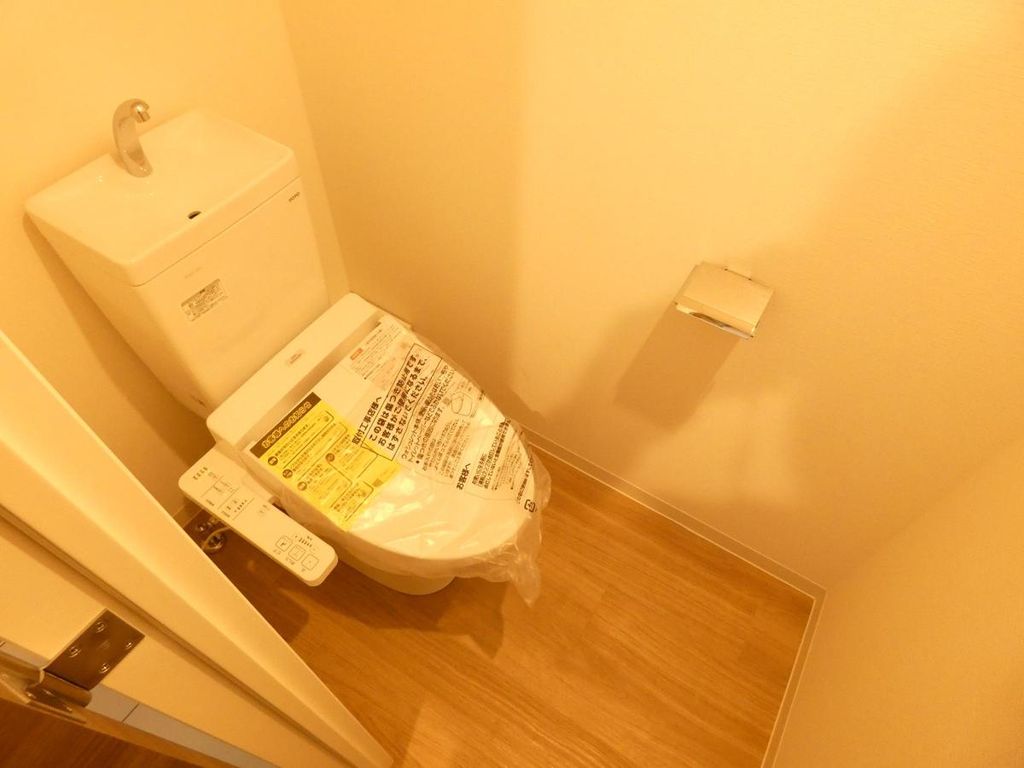 都営大江戸線 森下駅 徒歩5分 7階建 築9年のトイレ写真