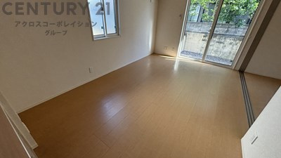 居室・リビング　２面採光の明るいリビング！