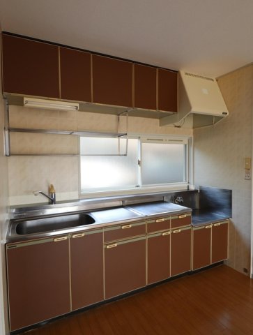 キッチン　※同タイプの部屋写真です