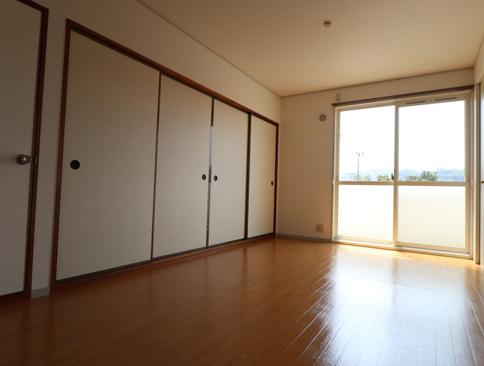 居室・リビング　※同タイプの部屋写真です