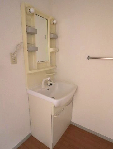 洗面設備　※同タイプの部屋写真です