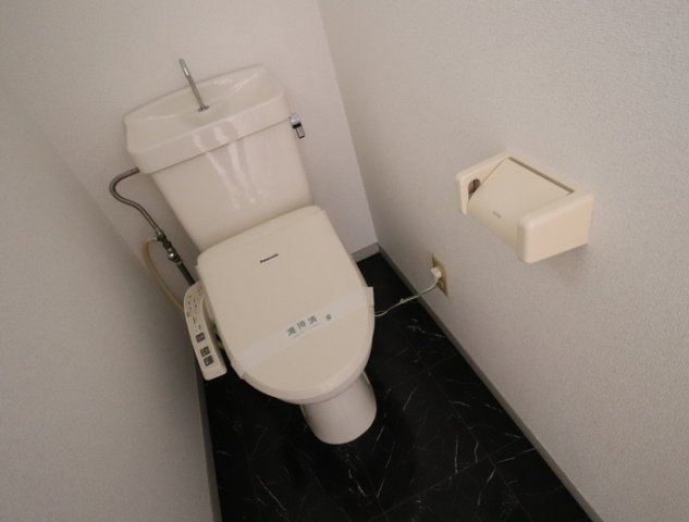 トイレ　※同タイプの部屋写真です