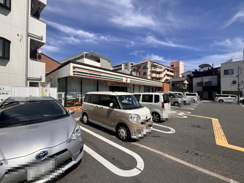 コンビニ　セブンイレブン豊中中桜塚5丁目店（コンビニ）まで311m