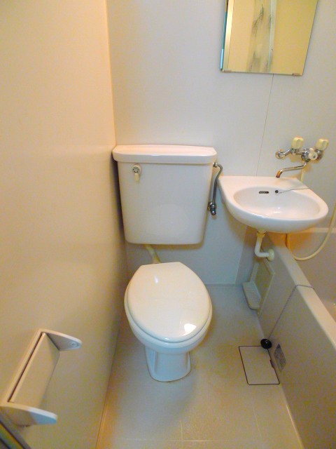 地下鉄桜通線 吹上駅 徒歩3分 2階建 築30年のトイレ写真