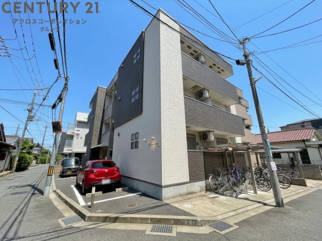 建物外観　オートロック付きで安心！宅配BOX付きで便利！