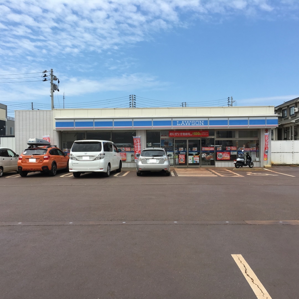 コンビニ　ローソン長岡アクロスプラザ店（コンビニ）まで222m
