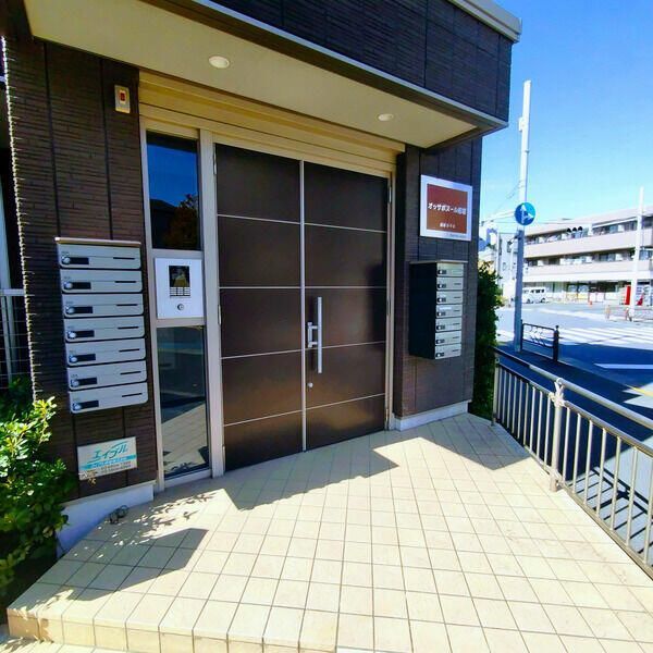 エントランス　建物の内部です