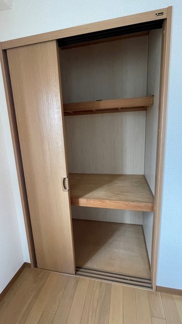 収納　写真は違う号室です。