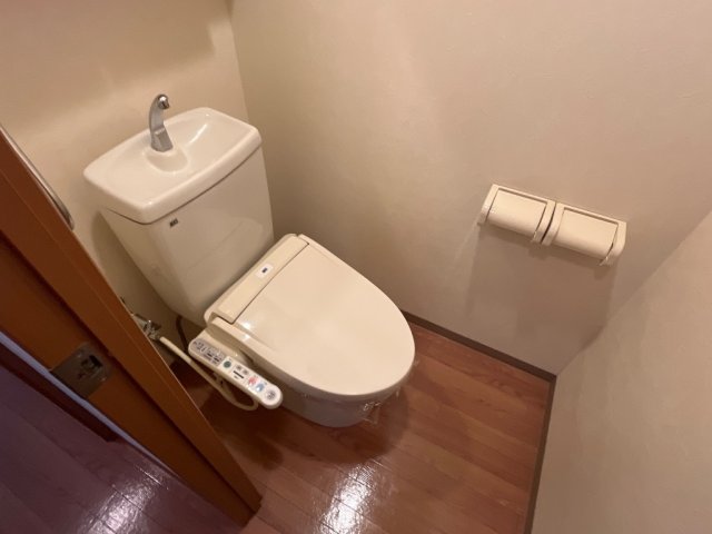 トイレ　シャワー付トイレ