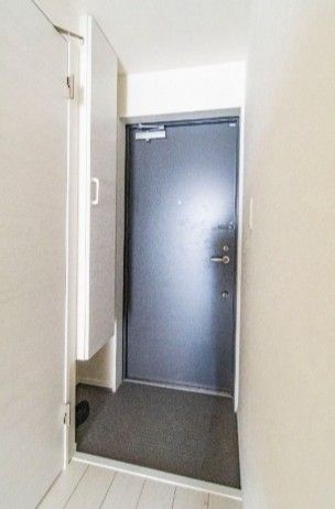 玄関　参考写真：別部屋タイプ