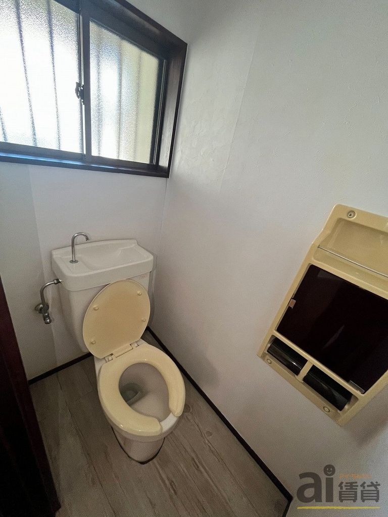 西武池袋線 保谷駅 徒歩14分 2階建 築36年のトイレ写真
