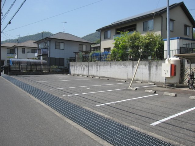 駐車場　駐車スペースもあります