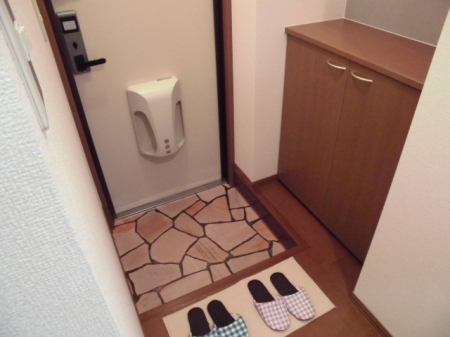 玄関　収納もある玄関です