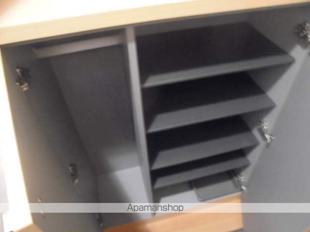 メゾンド豪徳寺の玄関写真