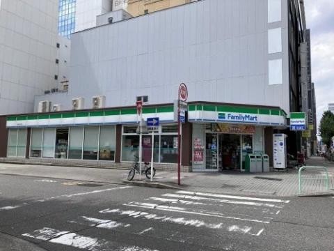 コンビニ　ファミリーマート 栄長者町通店（コンビニ）まで319m