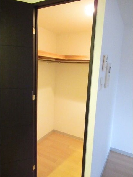 収納　同物件別部屋写真
