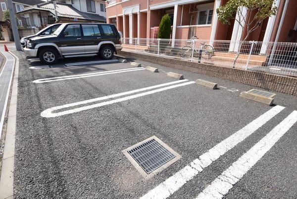駐車場　敷地内駐車場