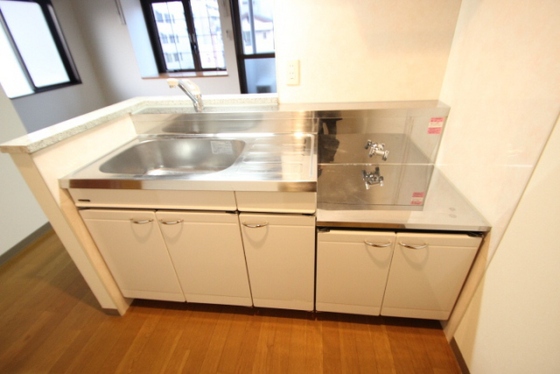 キッチン　※別部屋の写真です