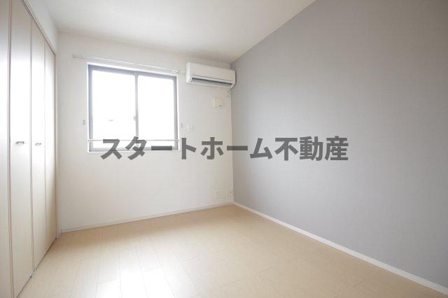 その他部屋・スペース　広くて明るい寝室