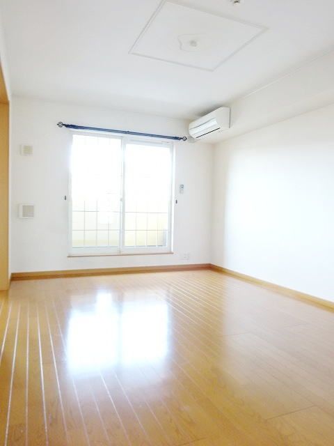居室・リビング　?ＬＤＫ12.6帖☆