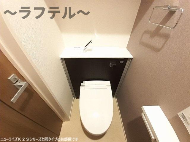 トイレ　同メーカー施工　別部屋イメージ写真