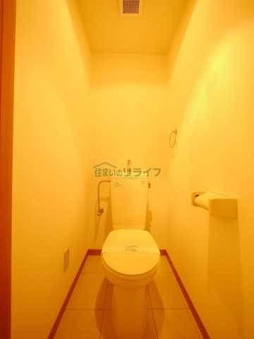 東京メトロ丸ノ内線 新宿御苑前駅 徒歩6分 5階建 築24年のトイレ写真