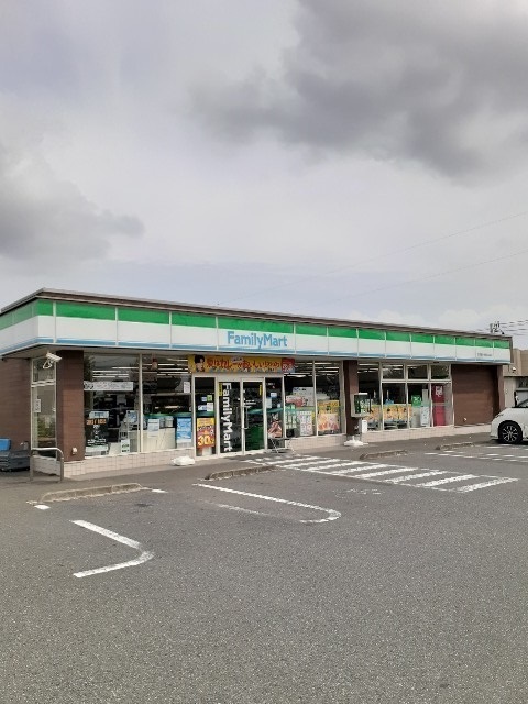 その他　ファミリーマート伊勢崎高校前（その他）まで400m