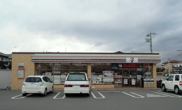 コンビニ　セブンイレブン御殿場市御殿場店（コンビニ）まで900m