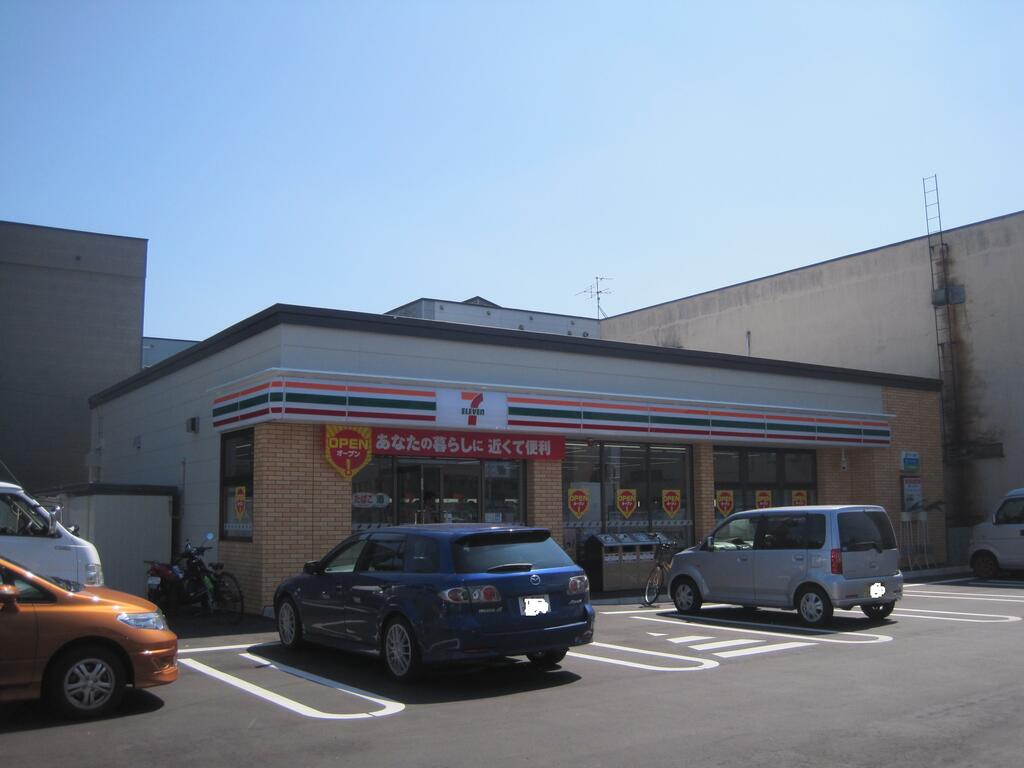 コンビニ　セブンイレブン札幌北1条東12丁目店（コンビニ）まで989m