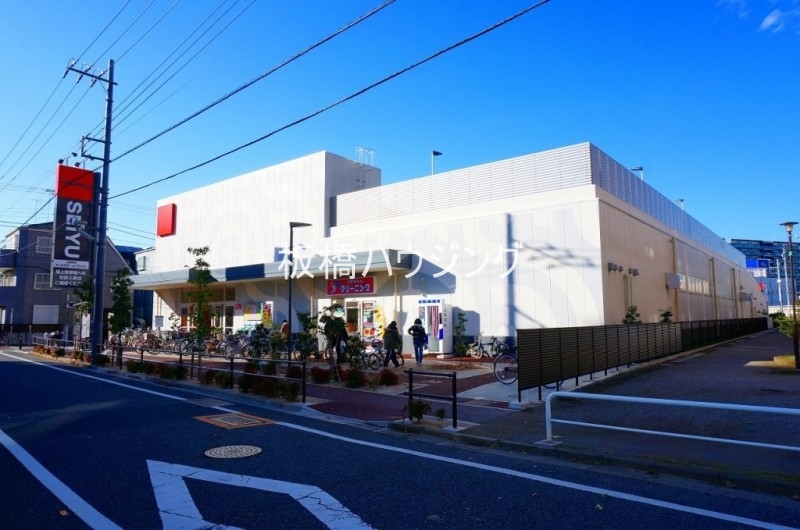 スーパー　西友蓮根坂下店（スーパー）まで437m