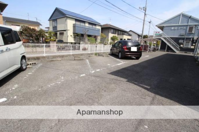 駐車場　エントランス