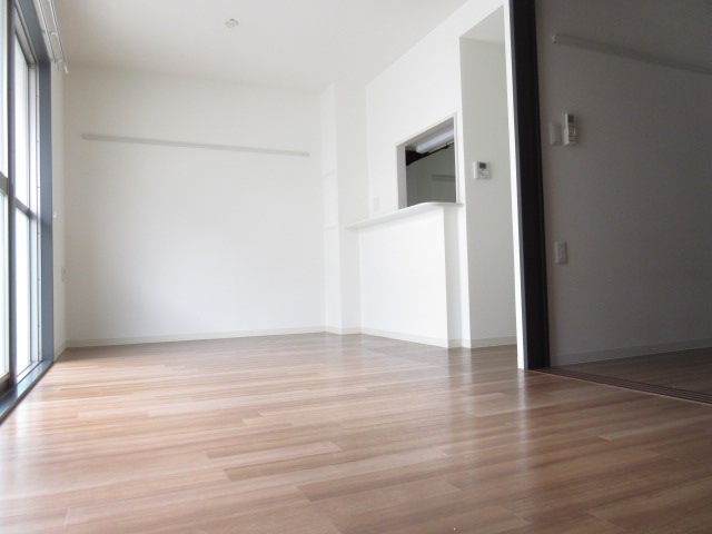 居室・リビング　インターネットが無料で使えます。