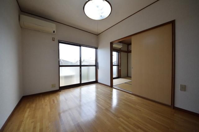 居室・リビング　6帖の洋室