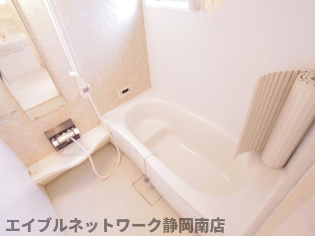 バス・シャワールーム　ゆったり過ごせるお風呂です