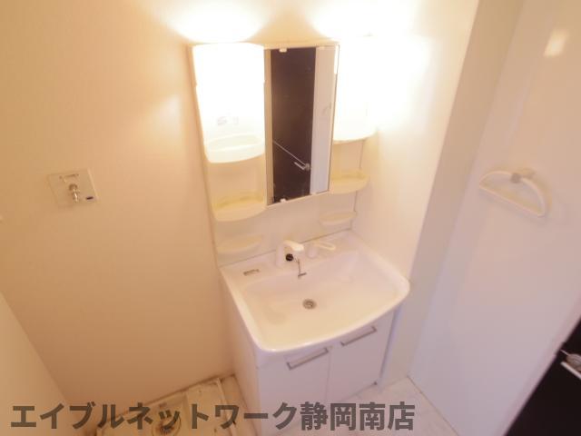 洗面設備　広い洗面スペース