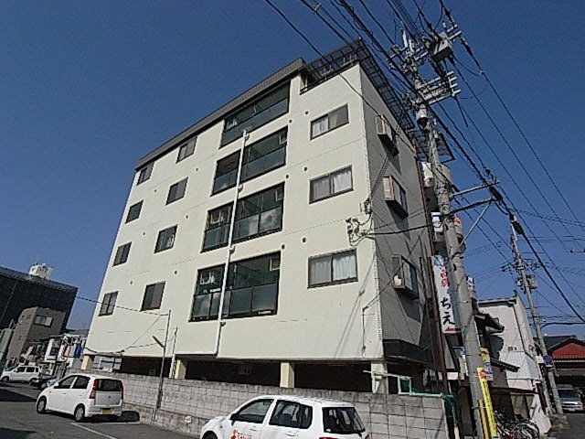 建物外観　外観は落ち着いています