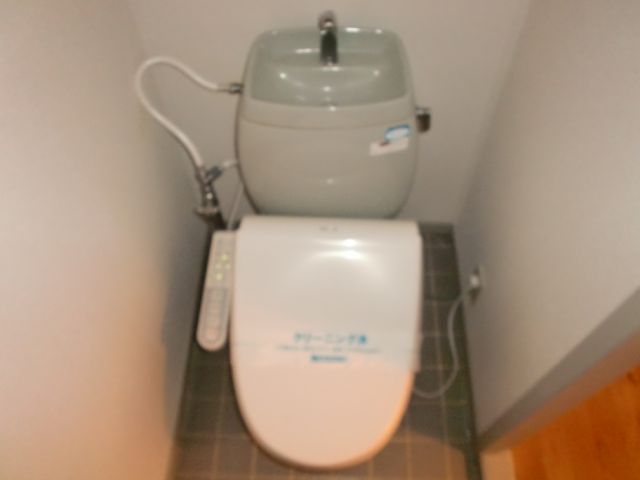 トイレ　うれしいウォシュレット付