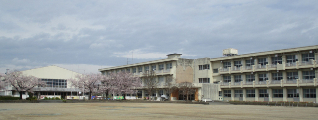 小学校　浜松市立北浜南小学校（小学校）まで736m