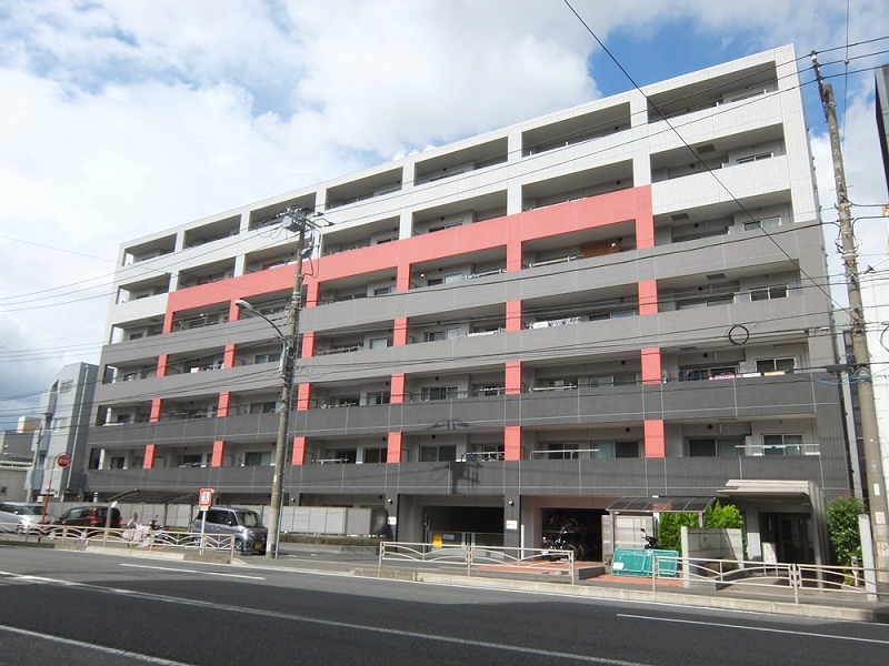 横浜市磯子区中原のマンションの建物外観