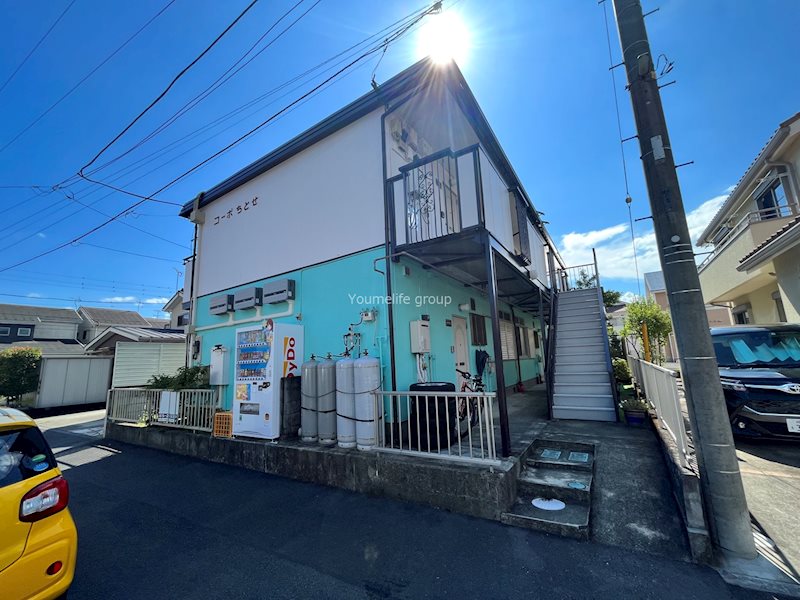 小田原市蓮正寺のアパートの建物外観